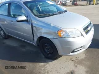 ✅ 2010 Chevrolet Aveo 1LT • VIN: KL1TD5DE1AB107186 • Lot: 41912965. Wystawiony na IAAI z przebiegiem 61 111 mil. Bezpłatny archiwum sprzedaży aukcyjnych z USA i szczegółowy raport historii pojazdu na DreamBid. Zdjęcie 6.