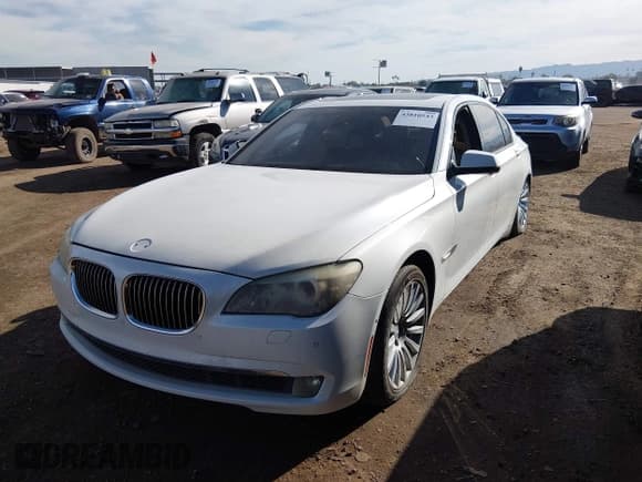 ✅ 2010 BMW 7 Series 750Li • VIN: WBAKB8C52ACY62724 • Lot: 43810543. Listed on IAAI with 148,337 mi. Free auction sales archive from the USA and detailed vehicle history report at DreamBid. Image 6.