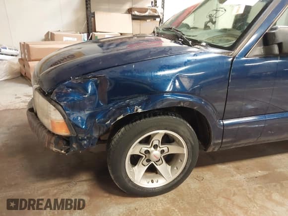 ✅ 2003 GMC Sonoma SLS • VIN: 1GTCS19X438148073 • Lot: 41158520. Wystawiony na IAAI z przebiegiem 170 817 mil. Bezpłatny archiwum sprzedaży aukcyjnych z USA i szczegółowy raport historii pojazdu na DreamBid. Zdjęcie 6.