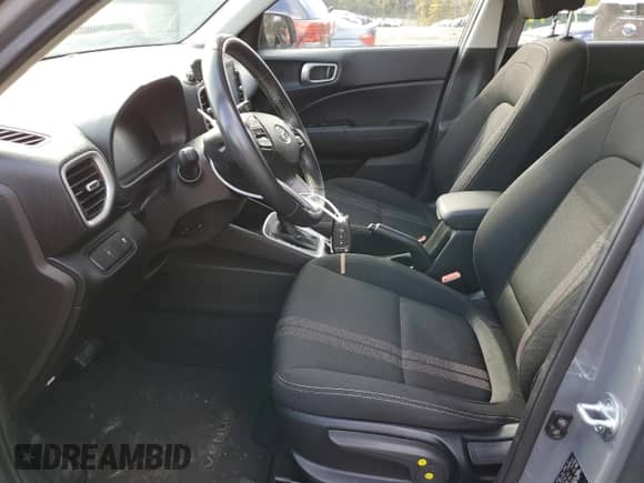 ✅ 2023 Hyundai Venue SEL • VIN: KMHRC8A38PU226727 • Лот: 75544594. Размещён на Copart с пробегом 34 215 миль миль. Получите бесплатный доступ к архиву аукционных продаж из США и посмотрите подробный отчёт об истории автомобиля на DreamBid. Изображение 7.