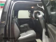 ✅ 2006 Chevrolet Silverado 2500HD LT2 • VIN: 1GCHK23U16F175953 • Lot: 83951755. Wystawiony na Copart z przebiegiem 180 509 mil. Bezpłatny archiwum sprzedaży aukcyjnych z USA i szczegółowy raport historii pojazdu na DreamBid. Zdjęcie 10.