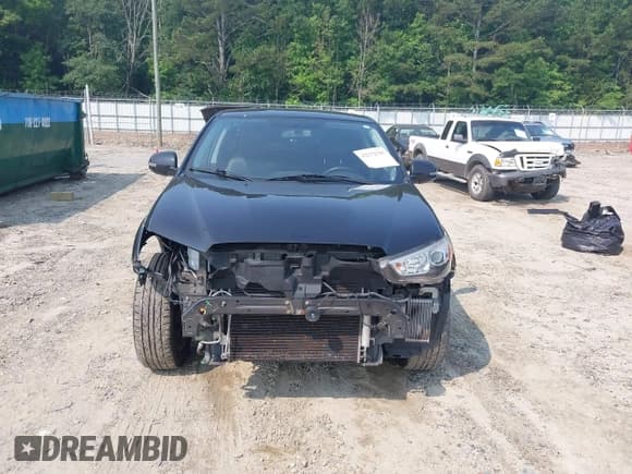 ✅ 2018 Mitsubishi Outlander SE • VIN: JA4AP3AW8JU024233 • Lot: 42372765. Listed on IAAI with 104,655 mi. Free auction sales archive from the USA and detailed vehicle history report at DreamBid. Image 6.