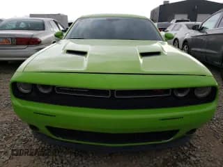 ✅ 2015 Dodge Challenger R/T • VIN: 2C3CDZAT9FH724227 • Lot: 47419813. Wystawiony na Copart z przebiegiem Nie podano. Bezpłatny archiwum sprzedaży aukcyjnych z USA i szczegółowy raport historii pojazdu na DreamBid. Zdjęcie 5.