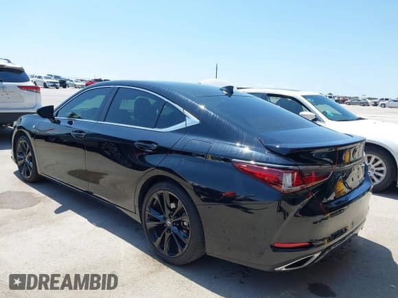 ✅ 2022 Lexus ES 350 F Sport • VIN: 58AGZ1B19NU122120 • Lot: 42435981. Listed on IAAI with 27,699 mi. Free auction sales archive from the USA and detailed vehicle history report at DreamBid. Image 3.