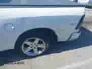 2018 Ram 1500 Tradesman z VIN 1C6RR6FT8JS149433, wystawiony jako IAAI lot #42332005 z przebiegiem 68 531 mil mil oraz . Historia ofert i sprzedaży dostępna na DreamBid. Obrazek 6.