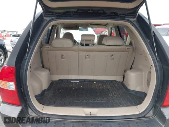 ✅ 2006 Kia Sportage LX • VIN: KNDJF724X67294549 • Lot: 41654020. Listed on IAAI with 158,691 mi. Free auction sales archive from the USA and detailed vehicle history report at DreamBid. Image 17.