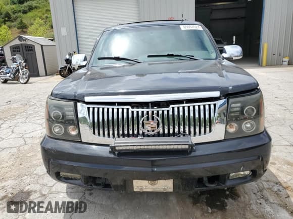 ✅ 2002 Cadillac Escalade • VIN: 1GYEK63NX2R214559 • Lot: 65007924. Wystawiony na Copart z przebiegiem 242 738 mil. Bezpłatny archiwum sprzedaży aukcyjnych z USA i szczegółowy raport historii pojazdu na DreamBid. Zdjęcie 5.
