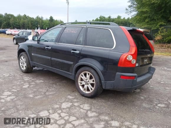 ✅ 2004 Volvo XC90 • VIN: YV1CZ91H441129588 • Lot: 43037265. Listed on IAAI with 205,956 mi. Free auction sales archive from the USA and detailed vehicle history report at DreamBid. Image 3.