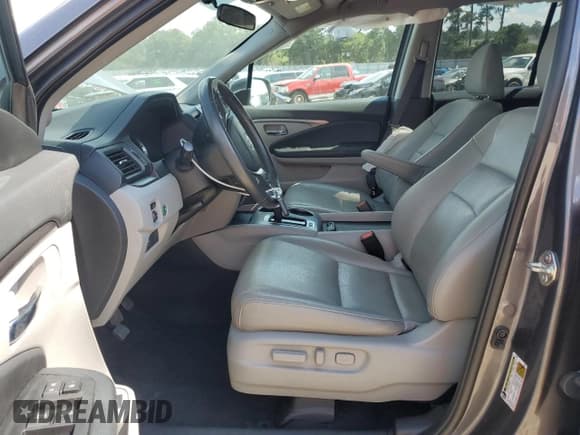 ✅ 2019 Honda Ridgeline RTL • VIN: 5FPYK2F53KB003174 • Lot: 83820035. Listed on Copart with 72,948 mi. Free auction sales archive from the USA and detailed vehicle history report at DreamBid. Image 7.