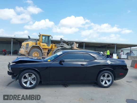 ✅ 2014 Dodge Challenger SXT • VIN: 2C3CDYAG9EH136646 • Lot: 42542559. Listed on IAAI with 169,334 mi. Free auction sales archive from the USA and detailed vehicle history report at DreamBid. Image 15.
