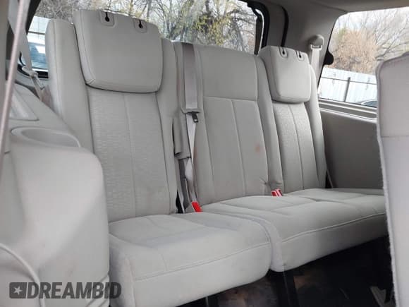 ✅ 2010 Ford Expedition SSV • VIN: 1FMJU1G50AEA99614 • Lot: 43655857. Wystawiony na IAAI z przebiegiem 157 032 mil. Bezpłatny archiwum sprzedaży aukcyjnych z USA i szczegółowy raport historii pojazdu na DreamBid. Zdjęcie 17.