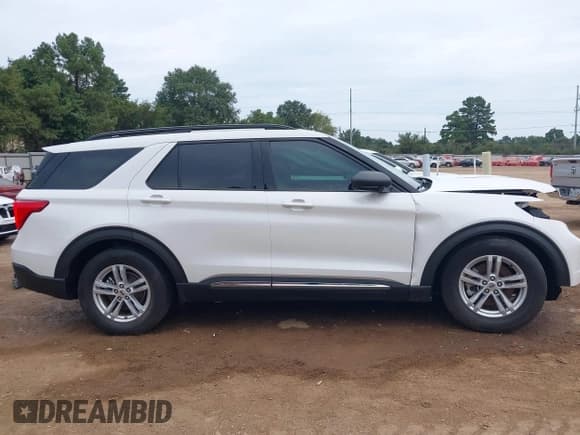 ✅ 2022 Ford Explorer XLT • VIN: 1FMSK7DH0NGA34445 • Lot: 40194896. Wystawiony na IAAI z przebiegiem 21 625 mil. Bezpłatny archiwum sprzedaży aukcyjnych z USA i szczegółowy raport historii pojazdu na DreamBid. Zdjęcie 14.
