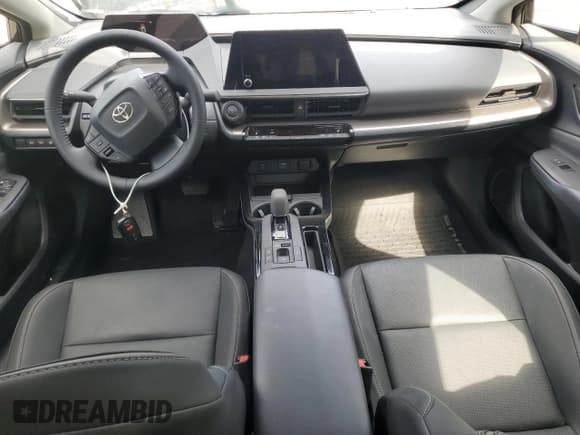 ✅ 2025 Toyota Prius LE • VIN: JTDADABU8S3030105 • Lot: 72006115. Wystawiony na Copart z przebiegiem 5 544 mil. Bezpłatny archiwum sprzedaży aukcyjnych z USA i szczegółowy raport historii pojazdu na DreamBid. Zdjęcie 8.