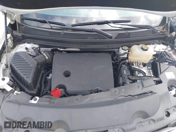 ✅ 2021 Chevrolet Traverse LT Cloth • VIN: 1GNERGKW0MJ126548 • Lot: 42998904. Wystawiony na IAAI z przebiegiem 66 776 mil. Bezpłatny archiwum sprzedaży aukcyjnych z USA i szczegółowy raport historii pojazdu na DreamBid. Zdjęcie 10.