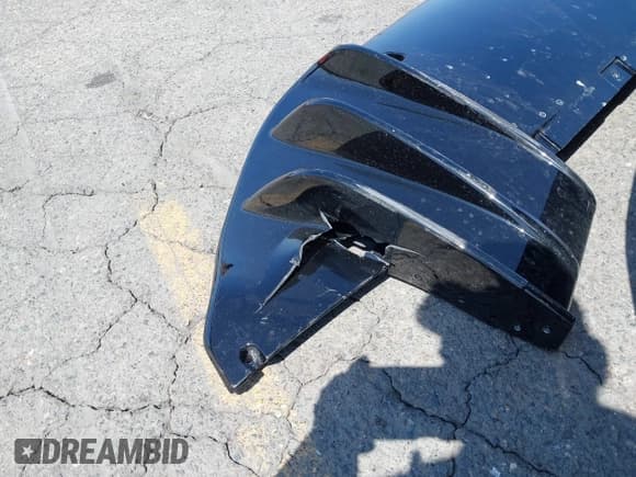 ✅ 2024 McLaren Artura • VIN: SBM16AEA3RW002417 • Lot: 42498464. Wystawiony na IAAI z przebiegiem 2 362 mil. Bezpłatny archiwum sprzedaży aukcyjnych z USA i szczegółowy raport historii pojazdu na DreamBid. Zdjęcie 21.