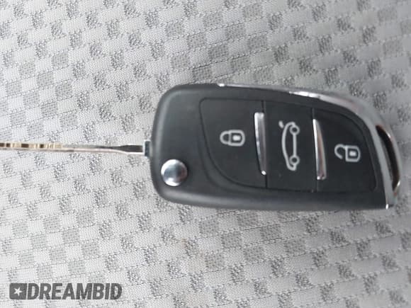 ✅ 2006 Toyota RAV4 • VIN: JTMBK33V665008174 • Лот: 43724258. Опубликован ранее на IAAI с пробегом 79 000 миль. Бесплатный доступ к архиву аукционных продаж из США и подробный отчёт об истории автомобиля на DreamBid. Изображение 11.