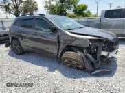 ✅ 2015 Jeep Cherokee Latitude • VIN: 1C4PJMCS2FW774367 • Lot: 64475165. Wystawiony na Copart z przebiegiem 178 384 mil. Bezpłatny archiwum sprzedaży aukcyjnych z USA i szczegółowy raport historii pojazdu na DreamBid. Zdjęcie 4.