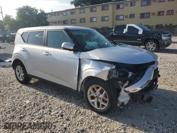 ✅ 2020 Kia Soul S • VIN: KNDJ23AU3L7014262 • Lot: 69994395. Listed on Copart with 105,986 mi. Free auction sales archive from the USA and detailed vehicle history report at DreamBid. Image 4.