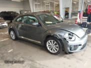 ✅ 2018 Volkswagen Beetle S • VIN: 3VWFD7AT6JM703758 • Lot: 41381842. Wystawiony na IAAI z przebiegiem Nie podano. Bezpłatny archiwum sprzedaży aukcyjnych z USA i szczegółowy raport historii pojazdu na DreamBid. Zdjęcie 1.