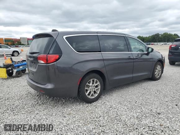✅ 2022 Chrysler Voyager LX • VIN: 2C4RC1CG9NR163272 • Lot: 69702185. Wystawiony na Copart z przebiegiem 87 377 mil. Bezpłatny archiwum sprzedaży aukcyjnych z USA i szczegółowy raport historii pojazdu na DreamBid. Zdjęcie 3.