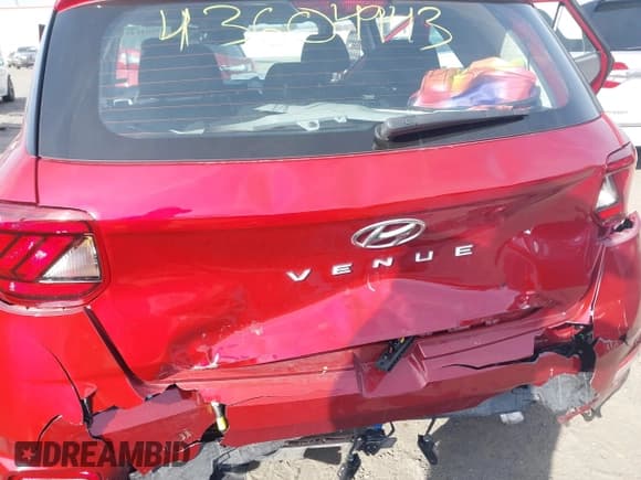 ✅ 2025 Hyundai Venue SEL • VIN: KMHRC8A32SU362179 • Lot: 43604943. Listed on IAAI with 7,803 mi. Free auction sales archive from the USA and detailed vehicle history report at DreamBid. Image 6.