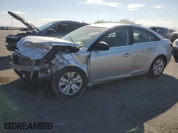 2012 Chevrolet Cruze LS с VIN 1G1PC5SH4C7381359, выставлен на аукционе Copart как лот 69485555 с пробегом 71 075 миль миль и Списание • Salvage title. История ставок и продаж доступна на DreamBid. Изображение 1.