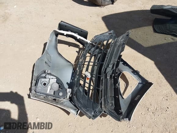 ✅ 2018 Chevrolet Equinox LT • VIN: 3GNAXSEVXJL337898 • Lot: 43357876. Wystawiony na IAAI z przebiegiem 132 121 mil. Bezpłatny archiwum sprzedaży aukcyjnych z USA i szczegółowy raport historii pojazdu na DreamBid. Zdjęcie 12.