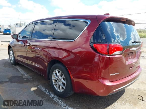 ✅ 2020 Chrysler Pacifica Touring • VIN: 2C4RC1FG8LR124245 • Lot: 43419801. Listed on IAAI with 130,094 mi. Free auction sales archive from the USA and detailed vehicle history report at DreamBid. Image 3.