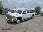 ✅ 2019 GMC Sierra 2500HD Denali • VIN: 1GT12SEY2KF280979 • Lot: 42440832. Wystawiony na IAAI z przebiegiem Nie podano. Bezpłatny archiwum sprzedaży aukcyjnych z USA i szczegółowy raport historii pojazdu na DreamBid. Zdjęcie 18.