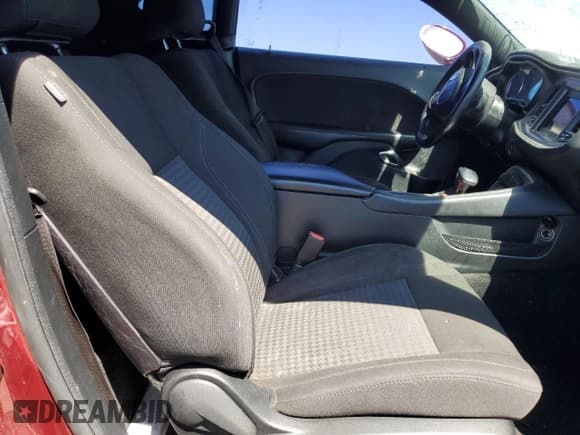 ✅ 2019 Dodge Challenger SXT • VIN: 2C3CDZAG3KH712829 • Lot: 70709674. Wystawiony na Copart z przebiegiem 70 607 mil. Bezpłatny archiwum sprzedaży aukcyjnych z USA i szczegółowy raport historii pojazdu na DreamBid. Zdjęcie 10.