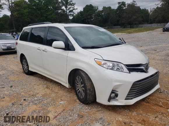 ✅ 2018 Toyota Sienna XLE • VIN: 5TDYZ3DC3JS902221 • Lot: 90647445. Listed on Copart with 101,174 mi. Free auction sales archive from the USA and detailed vehicle history report at DreamBid. Image 4.