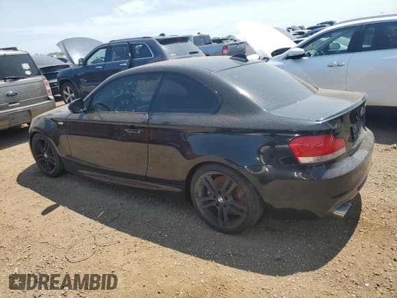 ✅ 2010 BMW 1 Series 135i • VIN: WBAUC7C54AVK96165 • Лот: 65398204. Опубликован ранее на Copart с пробегом Не указан. Бесплатный доступ к архиву аукционных продаж из США и подробный отчёт об истории автомобиля на DreamBid. Изображение 2.