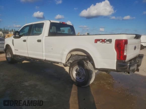 ✅ 2019 Ford F-250 XL • VIN: 1FT7W2BT9KEF68138 • Lot: 94321835. Listed on Copart with 119,005 mi. Free auction sales archive from the USA and detailed vehicle history report at DreamBid. Image 2.
