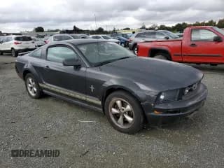 ✅ 2008 Ford Mustang Deluxe • VIN: 1ZVHT80N485131948 • Lot: 81934175. Wystawiony na Copart z przebiegiem 122 683 mil. Bezpłatny archiwum sprzedaży aukcyjnych z USA i szczegółowy raport historii pojazdu na DreamBid. Zdjęcie 4.
