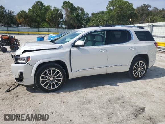 ✅ 2020 GMC Acadia Denali • VIN: 1GKKNPLS3LZ210516 • Лот: 55962585. Опубликован ранее на Copart с пробегом 24 160 миль. Бесплатный доступ к архиву аукционных продаж из США и подробный отчёт об истории автомобиля на DreamBid. Изображение 1.