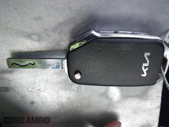 ✅ 2024 Kia Forte LXS • VIN: 3KPF24AD6RE809049 • Lot: 43694745. Wystawiony na IAAI z przebiegiem 22 797 mil. Bezpłatny archiwum sprzedaży aukcyjnych z USA i szczegółowy raport historii pojazdu na DreamBid. Zdjęcie 11.