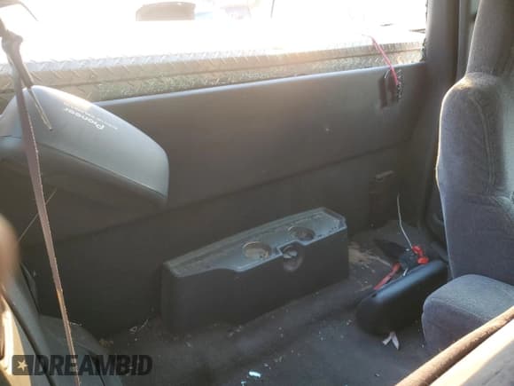 ✅ 1998 Chevrolet S-10 LS • VIN: 1GCCS19X1W8125595 • Лот: 49898835. Опубликован ранее на Copart с пробегом Не указан. Бесплатный доступ к архиву аукционных продаж из США и подробный отчёт об истории автомобиля на DreamBid. Изображение 10.