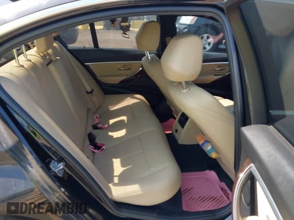 ✅ 2017 BMW 3 Series 330i xDrive • VIN: WBA8D9C30HA011827 • Лот: 42263324. Опубликован ранее на IAAI с пробегом 50 392 миль. Бесплатный доступ к архиву аукционных продаж из США и подробный отчёт об истории автомобиля на DreamBid. Изображение 8.