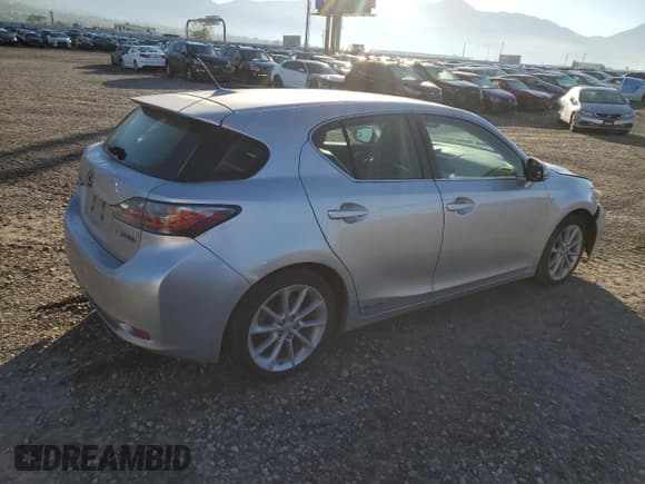 ✅ 2013 Lexus CT 200h • VIN: JTHKD5BH0D2124467 • Лот: 82310325. Опубликован ранее на Copart с пробегом 115 448 миль. Бесплатный доступ к архиву аукционных продаж из США и подробный отчёт об истории автомобиля на DreamBid. Изображение 3.