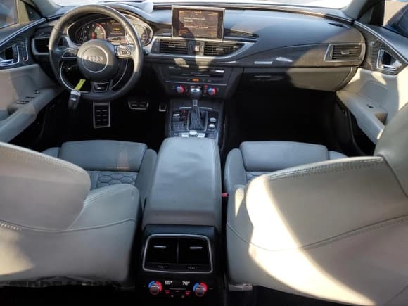 ✅ 2015 Audi RS 7 Prestige • VIN: WUAW2AFC8FN900199 • Лот: 86767954. Опубликован ранее на Copart с пробегом 80 346 миль. Бесплатный доступ к архиву аукционных продаж из США и подробный отчёт об истории автомобиля на DreamBid. Изображение 8.