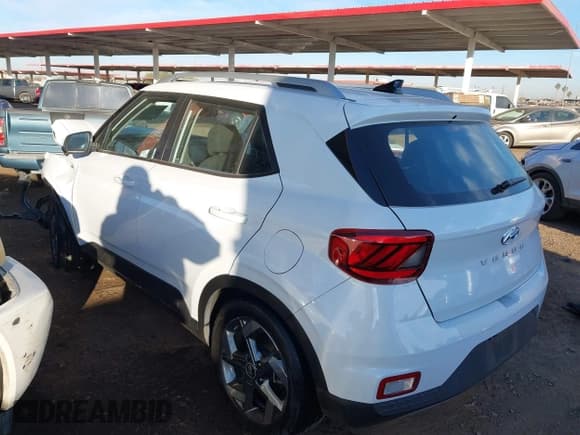 ✅ 2022 Hyundai Venue SEL • VIN: KMHRC8A3XNU154622 • Lot: 41233442. Listed on IAAI with 68,989 mi. Free auction sales archive from the USA and detailed vehicle history report at DreamBid. Image 3.