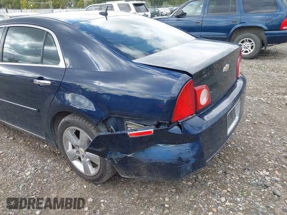 ✅ 2011 Chevrolet Malibu 2LT • VIN: 1G1ZD5E12BF309598 • Lot: 43230214. Listed on IAAI with 216,748 mi. Free auction sales archive from the USA and detailed vehicle history report at DreamBid. Image 12.