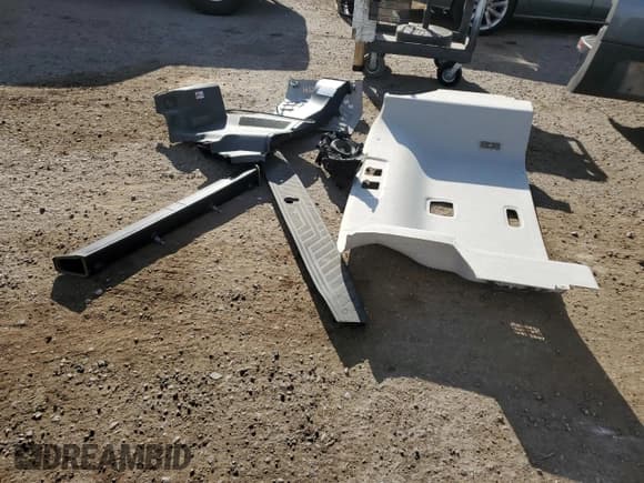 ✅ 2024 Ford Transit Passenger XL • VIN: 1FBAX2C84RKB38434 • Lot: 72059625. Listed on Copart with 11,115 mi. Free auction sales archive from the USA and detailed vehicle history report at DreamBid. Image 13.