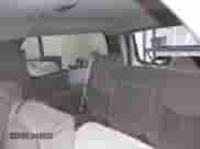 2005 Chevrolet Suburban LS z VIN 1GNFK16Z45J176719, wystawiony jako IAAI lot #42325067 z przebiegiem 199 884 mil mil oraz . Historia ofert i sprzedaży dostępna na DreamBid. Obrazek 18.