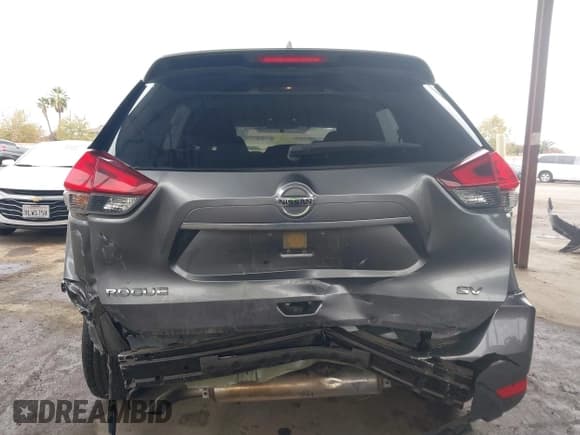 ✅ 2017 Nissan Rogue SV • VIN: JN8AT2MT1HW132662 • Lot: 43784599. Listed on IAAI with 173,754 mi. Free auction sales archive from the USA and detailed vehicle history report at DreamBid. Image 16.