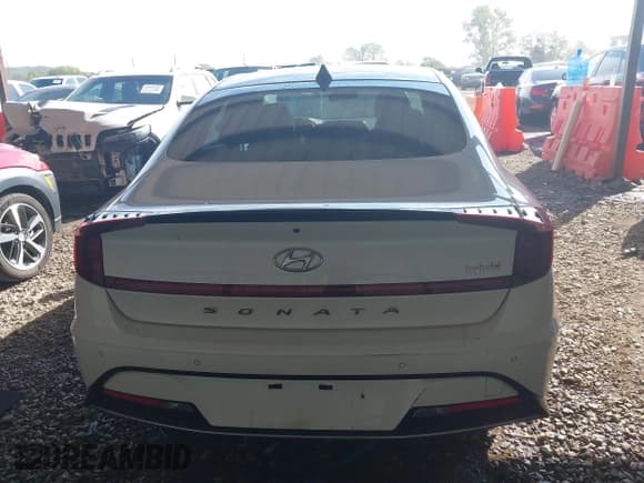 ✅ 2021 Hyundai Sonata Limited • VIN: KMHL54JJ8MA021977 • Lot: 43309202. Listed on IAAI with 127,880 mi. Free auction sales archive from the USA and detailed vehicle history report at DreamBid. Image 16.