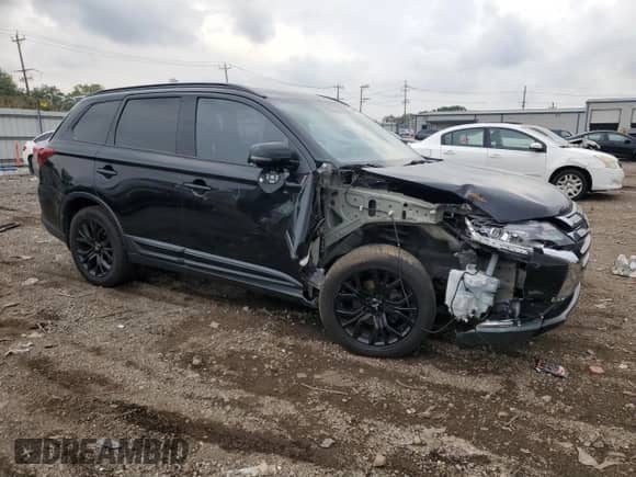 2018 Mitsubishi Outlander SE with VIN JA4AD3A36JZ018979, listed as a Copart auction lot 81616425 with 182,779 mi miles and Salvage title. Bid and sale history available at DreamBid. Image 4.