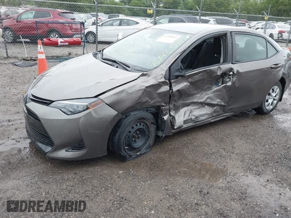 ✅ 2018 Toyota Corolla LE Eco • VIN: 2T1BPRHE4JC078474 • Lot: 42303047. Listed on IAAI with 38,138 mi. Free auction sales archive from the USA and detailed vehicle history report at DreamBid. Image 18.