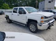 ✅ 2015 Chevrolet Silverado 2500HD Work Truck • VIN: 1GC1KUEG7FF186203 • Lot: 63299904. Wystawiony na Copart z przebiegiem 136 790 mil. Bezpłatny archiwum sprzedaży aukcyjnych z USA i szczegółowy raport historii pojazdu na DreamBid. Zdjęcie 4.