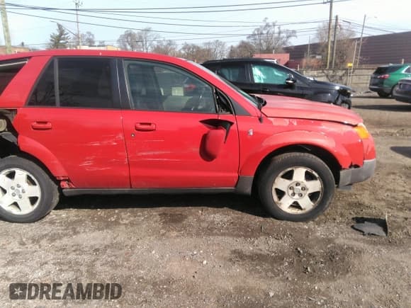 ✅ 2005 Saturn VUE • VIN: 5GZCZ63455S803403 • Lot: 41816330. Wystawiony na IAAI z przebiegiem 303 015 mil. Bezpłatny archiwum sprzedaży aukcyjnych z USA i szczegółowy raport historii pojazdu na DreamBid. Zdjęcie 13.